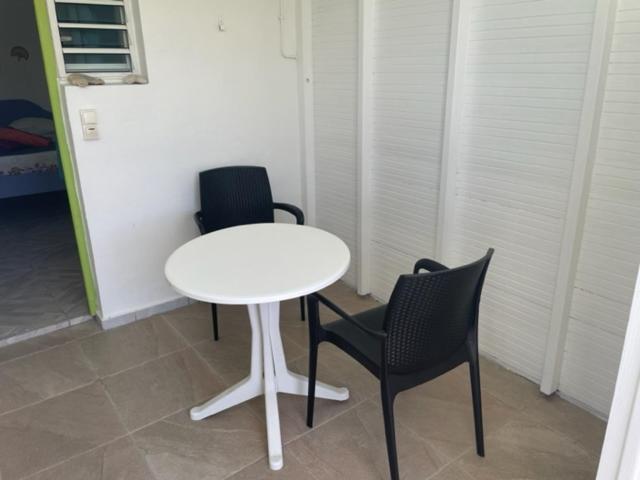 Residence Chez Marraine Maison Bertili Ле Госие Екстериор снимка