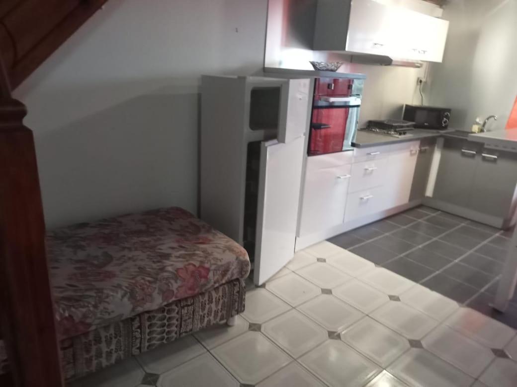 Residence Chez Marraine Maison Bertili Ле Госие Екстериор снимка